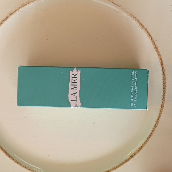 LA MER The Regenerating Serum - 1 fl oz NEW - Picture 2 of 5